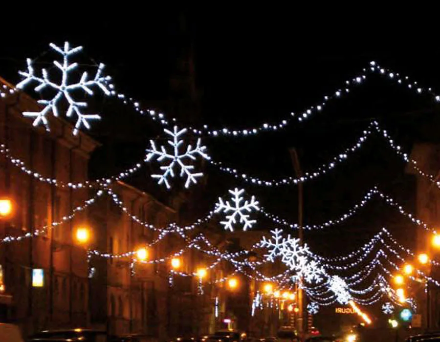 CADDE YILBAŞI SÜSLEMELERİ,