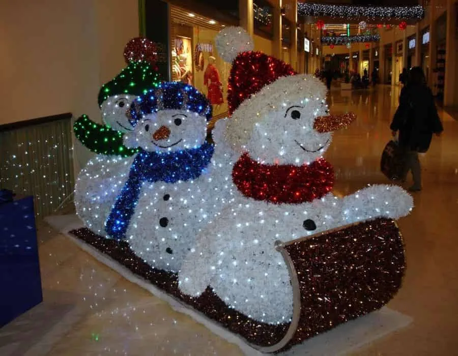 Işıklı Kardan Adamlar